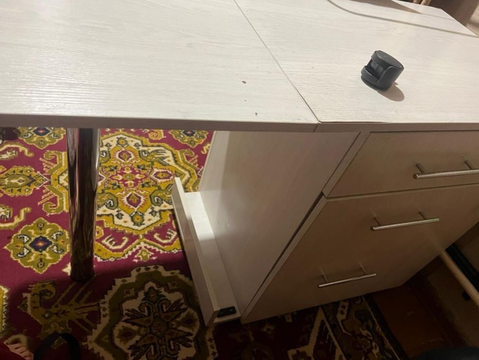 Продам стол для маникюра