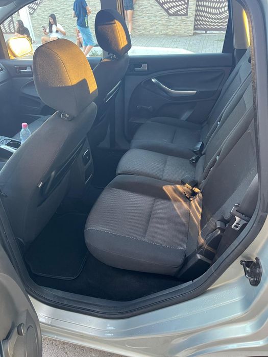 Vând Ford  C Max