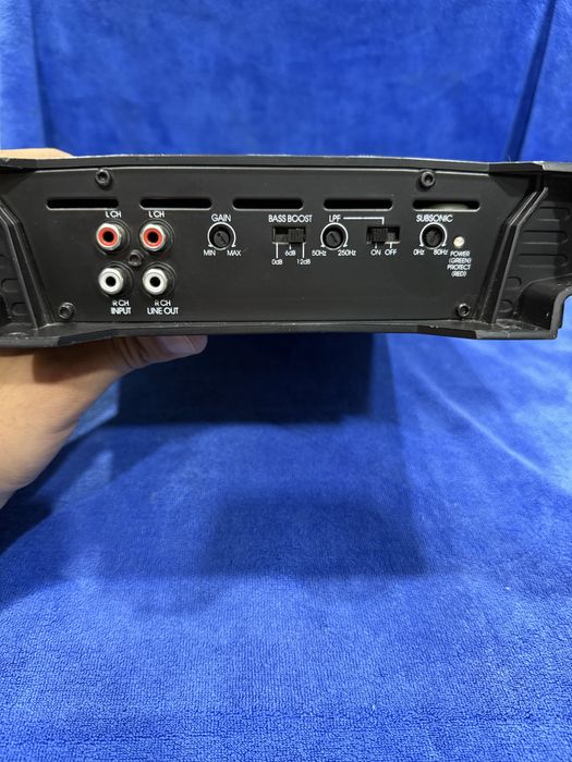Lanzar Heritage 3000 watt HTG 157
