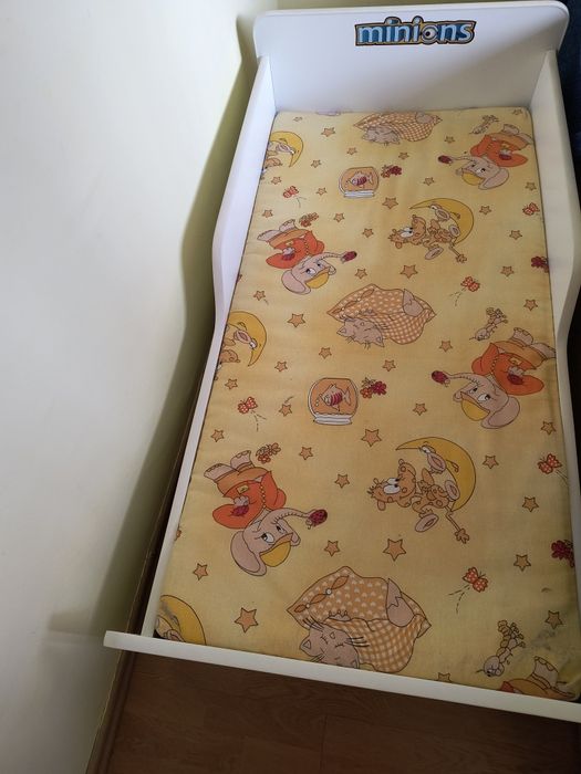 Pat copil  cu minioni .