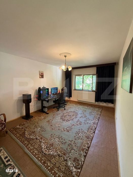Apartament 3 camere, decomandat, etaj 2/4, 64.70 mp, zona Piata Centra