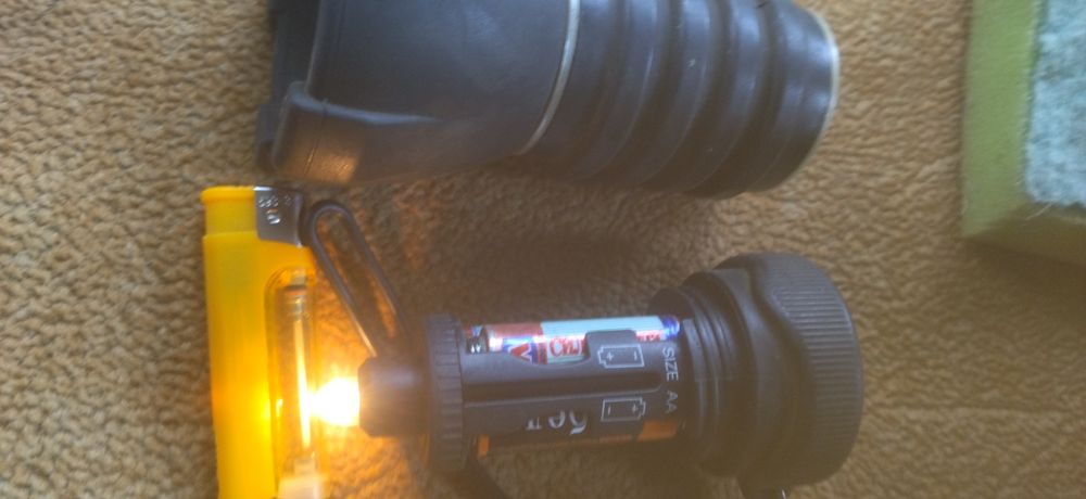 Фонарик Varta противоударный