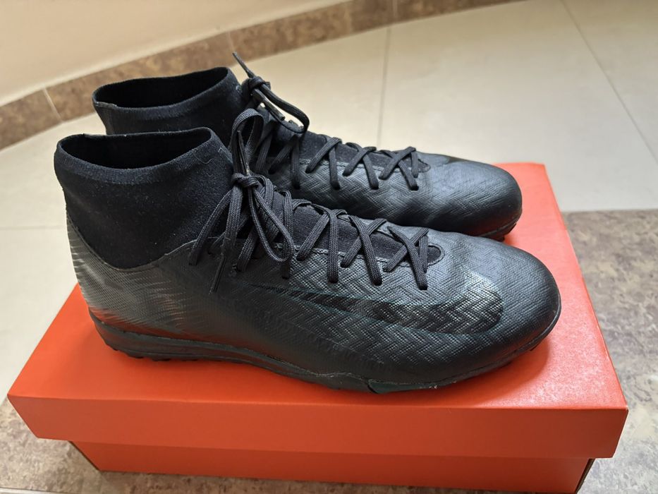 Футболни обуки ,,NIKE"