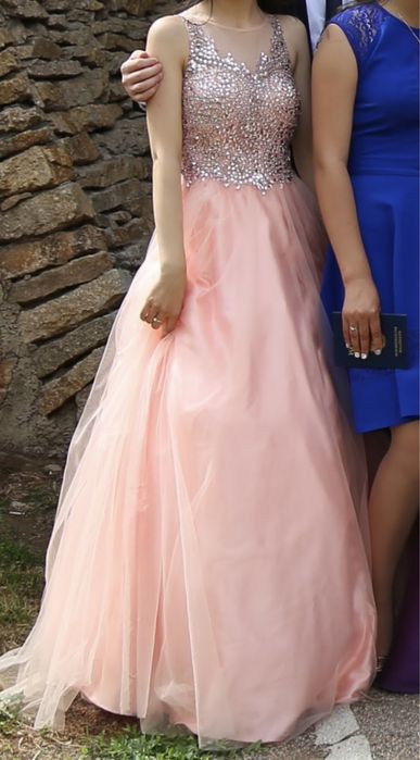 Вечернее платье пышное