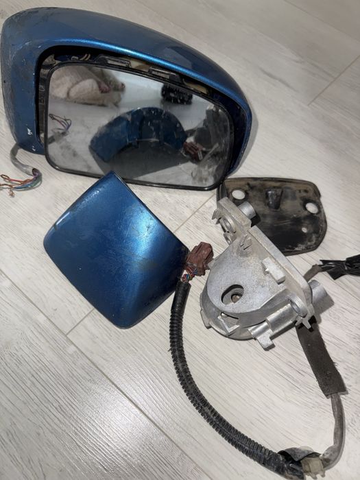 Зеркало на Ниссан Тиида