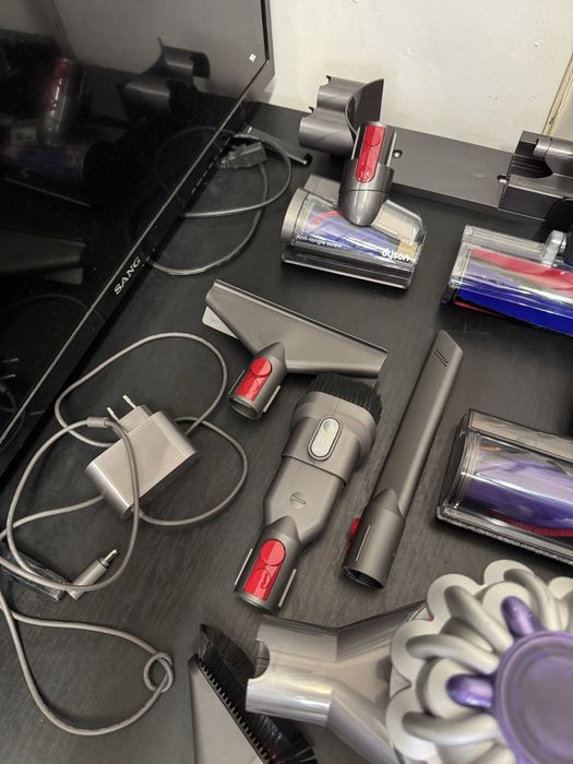 Вертикална прахосмукачка Dyson V8 Absolute SV25 476547-01