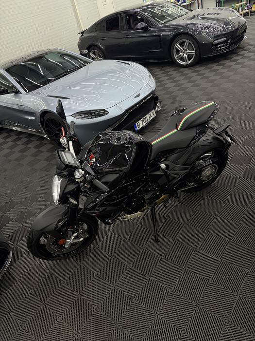 MV Agusta Brutale 800 • 637km parcursi