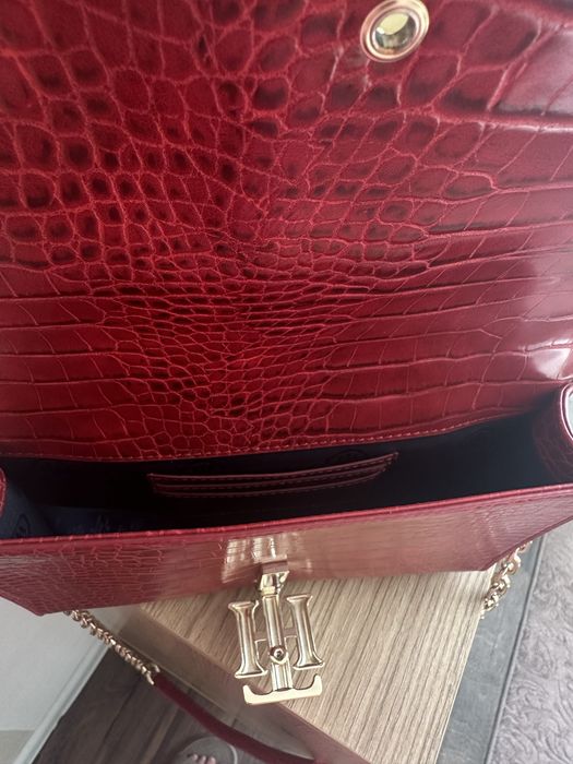 Tommy Hilfiger чанта