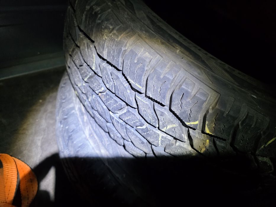 Cooper Discoverer AT3 225/70/16