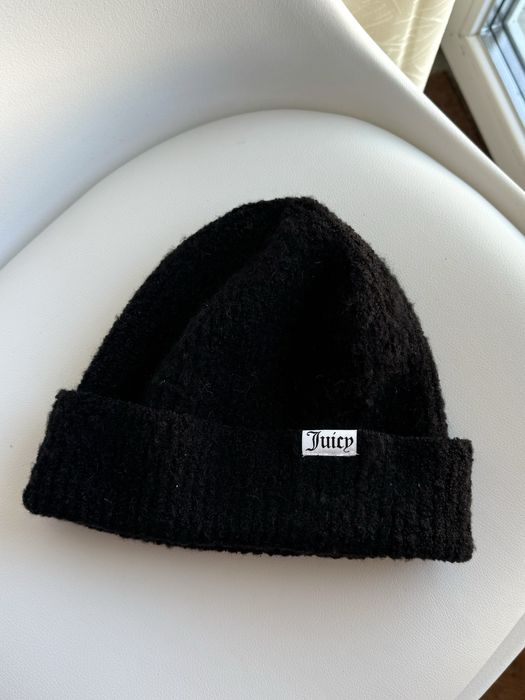 Дамска шапка Juicy Couture
