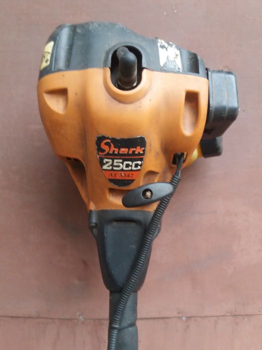 Motocoasa pe benzina nou si folosit