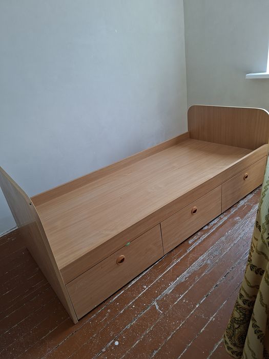 Кровать односпальная