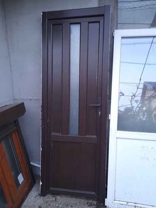 Usi pvc ,metalice,de interior si exterior