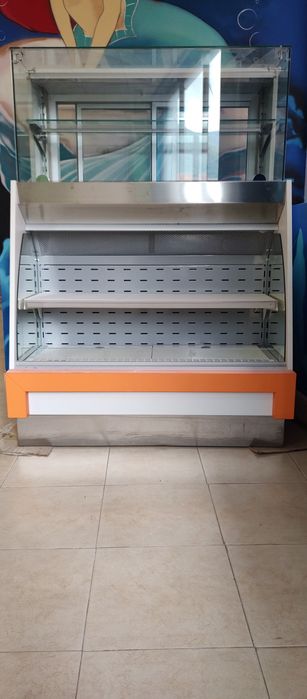 Хладилна витрина