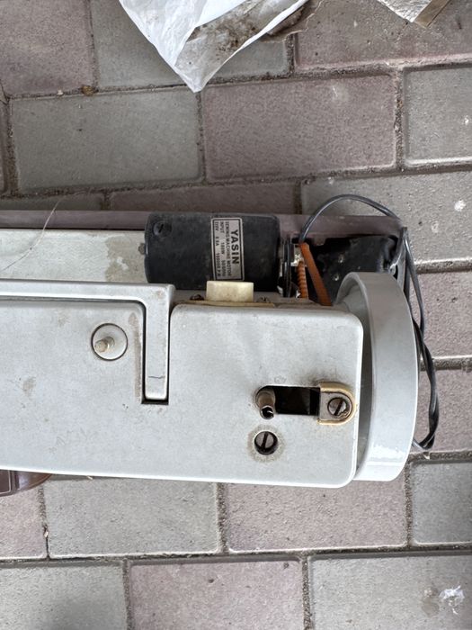 Швейная машина Чайка