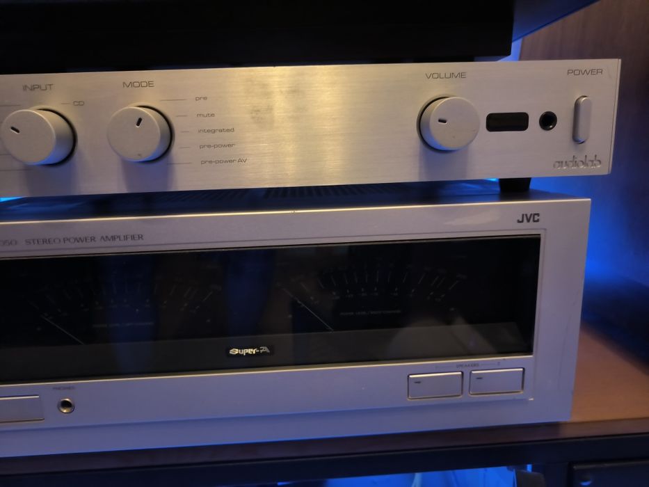 Amplificatir Audiolab 8200a