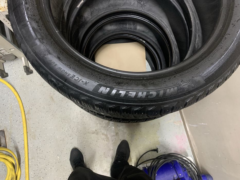 Продам зимние шины 255/50/20