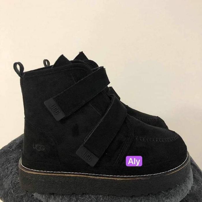 UGG

37,37,39,39,40

260 lei