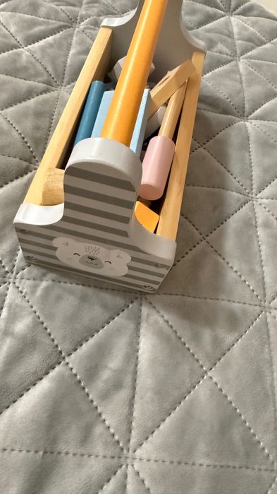 Дървено куфарче с инструменти от серията Полярно мече на Viga Toys.