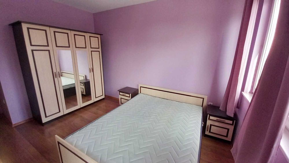 Двустаен апартамент в жк Сухата река