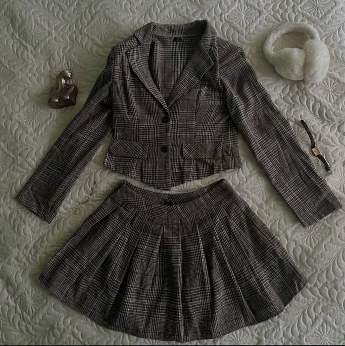 Стилен дамски комплект от две части