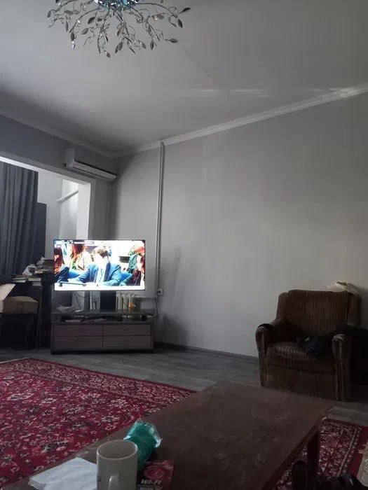 Срочно продаётся квартира в центре города на метро Ойбек  2/4/9 = 65м2