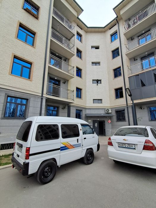2 xonali uy ijaraga beriladi. Shakar qishloq masjid va 42 maktab oldi