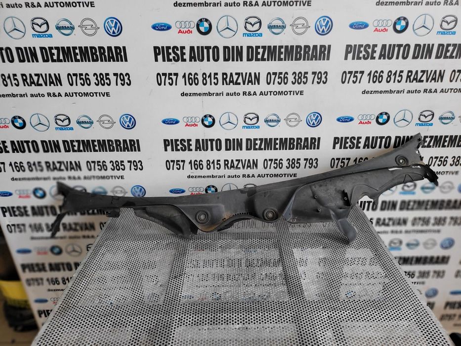 Grila Stergatoare Mercedes E Class W211 Volan Stanga Dezmembrez Mercedes E Class W211 2.7 Cdi Autom