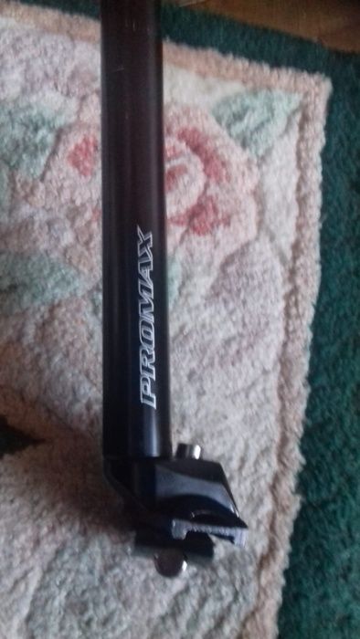 tija sa noua Promax de bicicleta data jos de pe o bicicleta noua