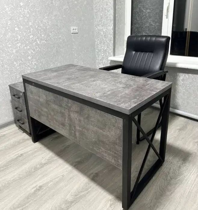 Стол в стиле лофт