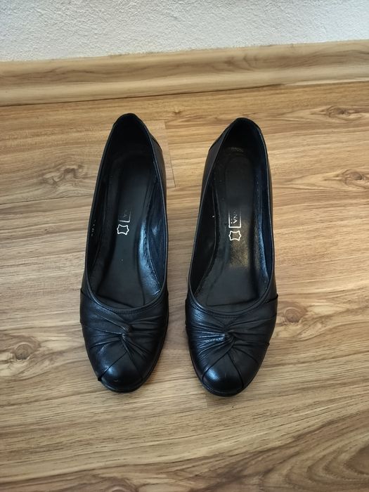 Pantofi comozi din piele 38