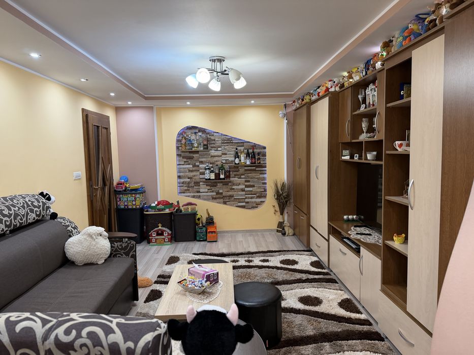 Vand aprtament 2 camere decomandat confort 1