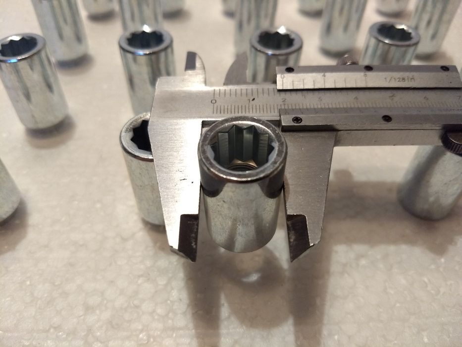 Piulite auto cap imbus M12 x 1.5 Torx