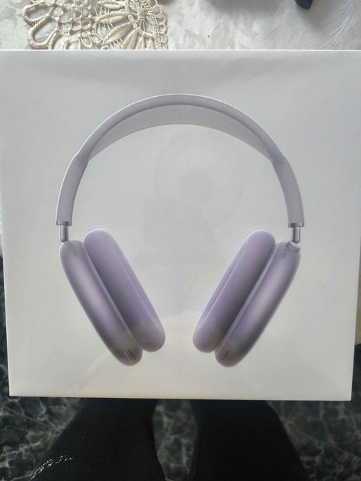 AirPods Max with smart case -нови, не отваряни ,оригинални-400 евро