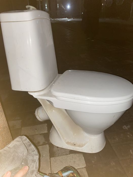 Продам унитаз почты новый