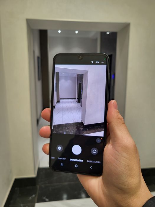 Samsung A17 + наушники новые