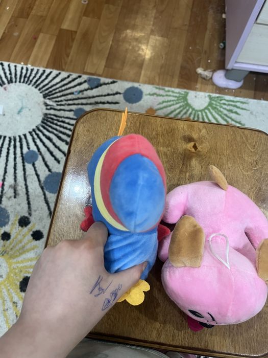 Игрушки собака и тукан вроде