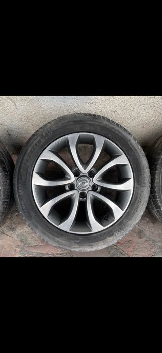 Продавам джанти  с летни гуми 17 цола за Nissan Juke