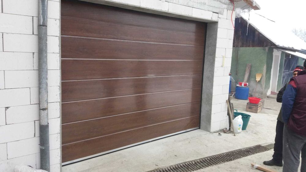 uși de garaj automatizate