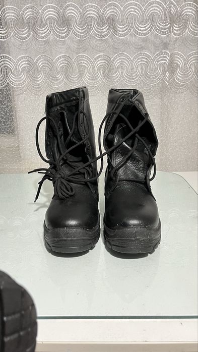 Ботинок новый не б/у не разу не надевался