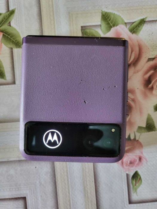 Motorola razr 2023