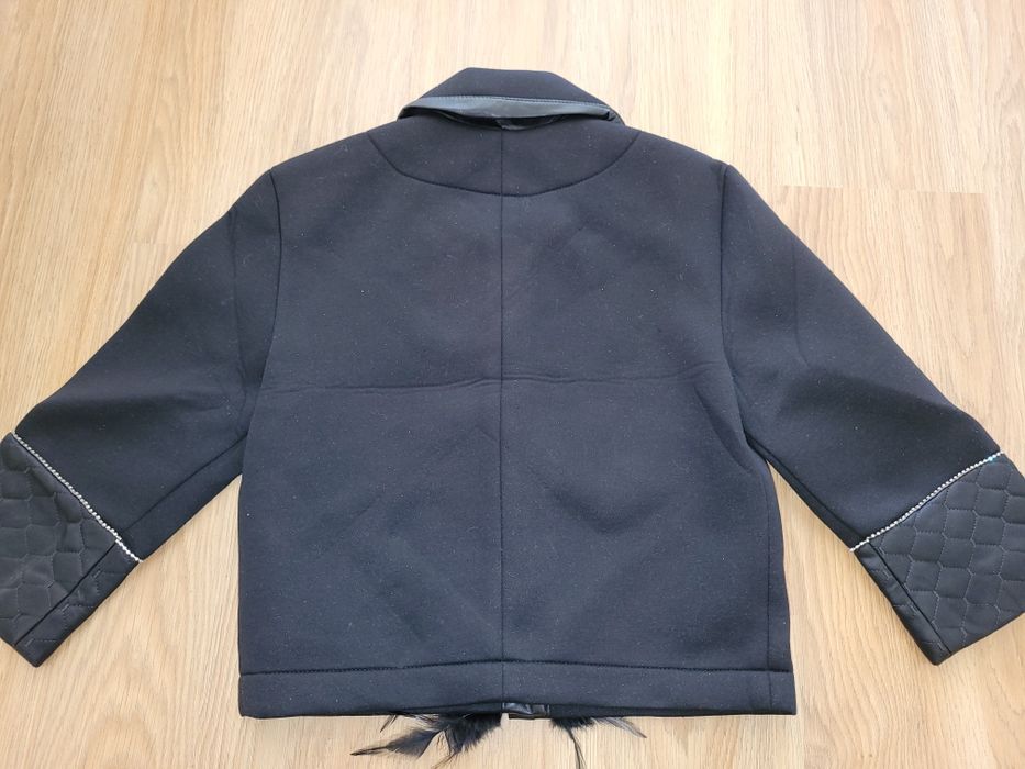 Черно елегантно сако Lucy с пера