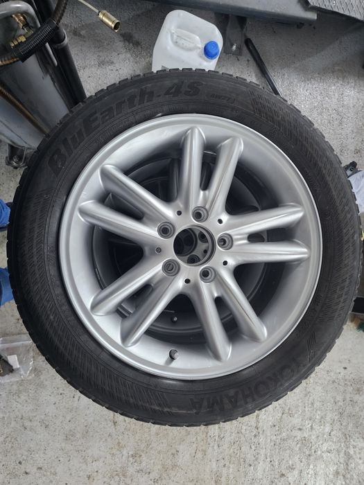 Jante ET 37 7j x 16 cu anvelope 205 55 r16 Yokohama