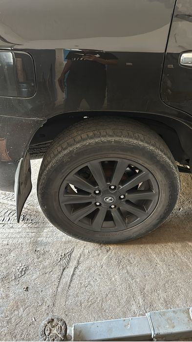 Диск с шиной комплекта на лх570