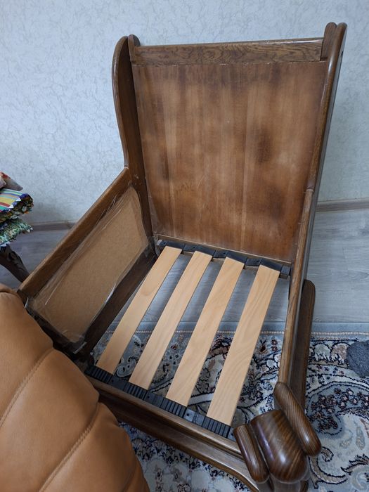 Продам диван и кресла