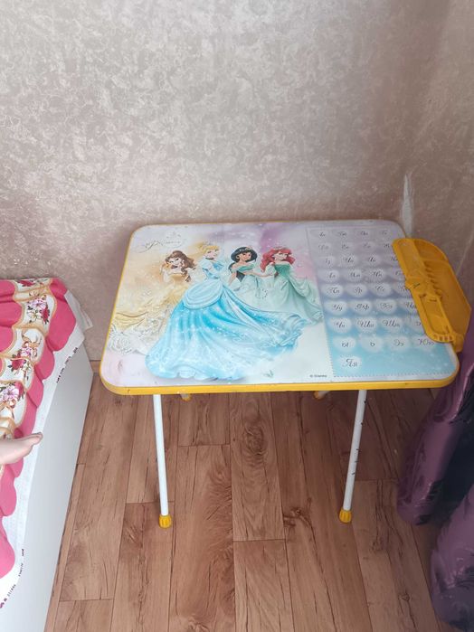 Продаётся детский столик