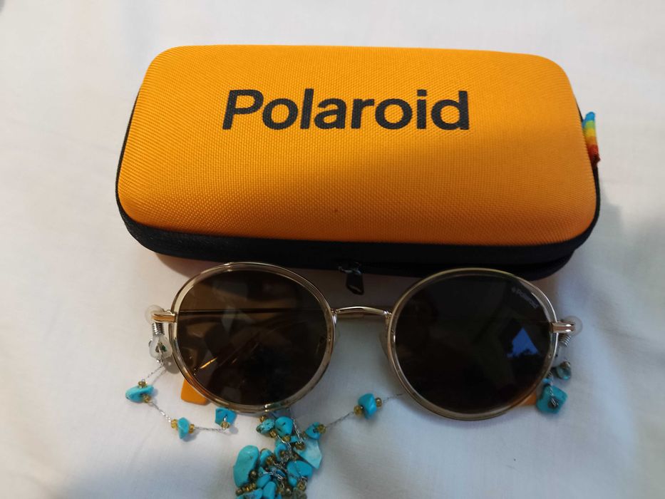 Продавам слънчеви очила