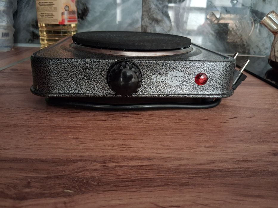 Детский стол для кормления,машинка диван