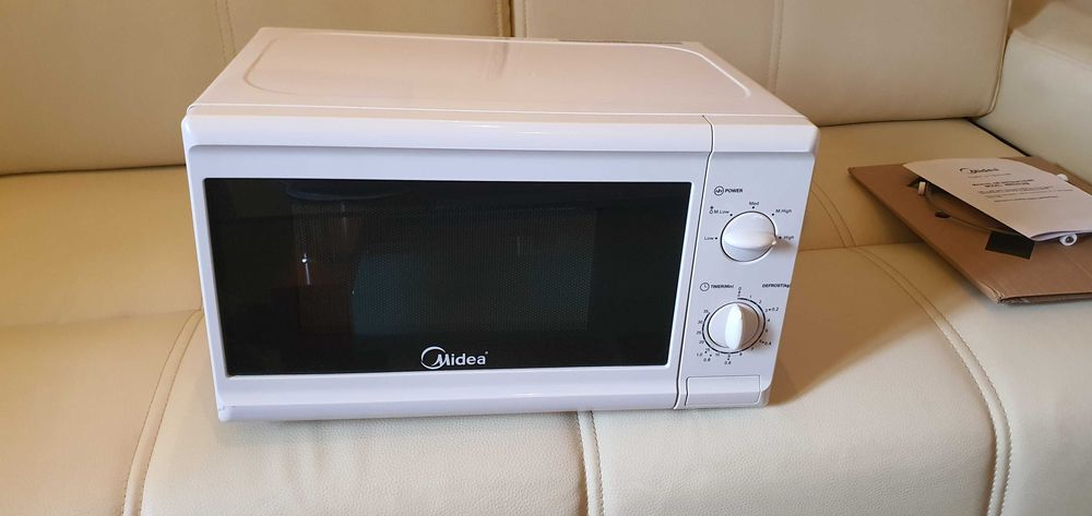 Cuptor cu microunde Midea MM820CPB