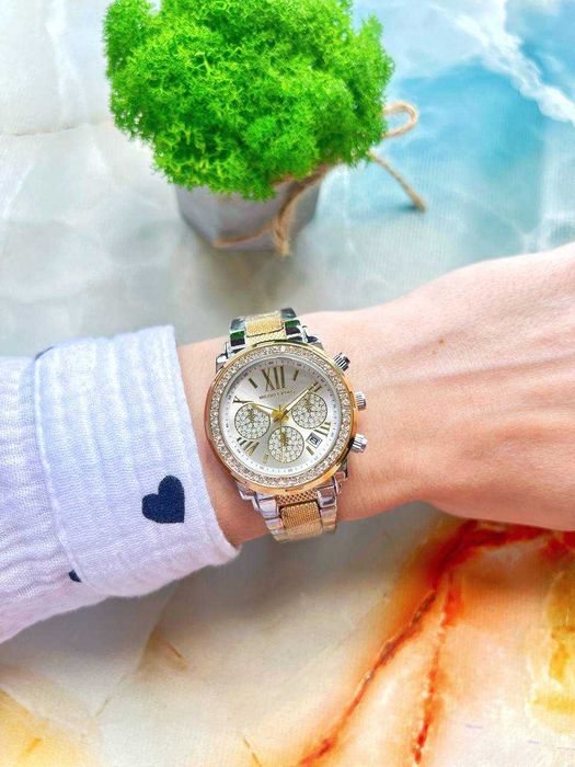 Ceas damă Model 7- Nou în cutie - Cadoul Perfect